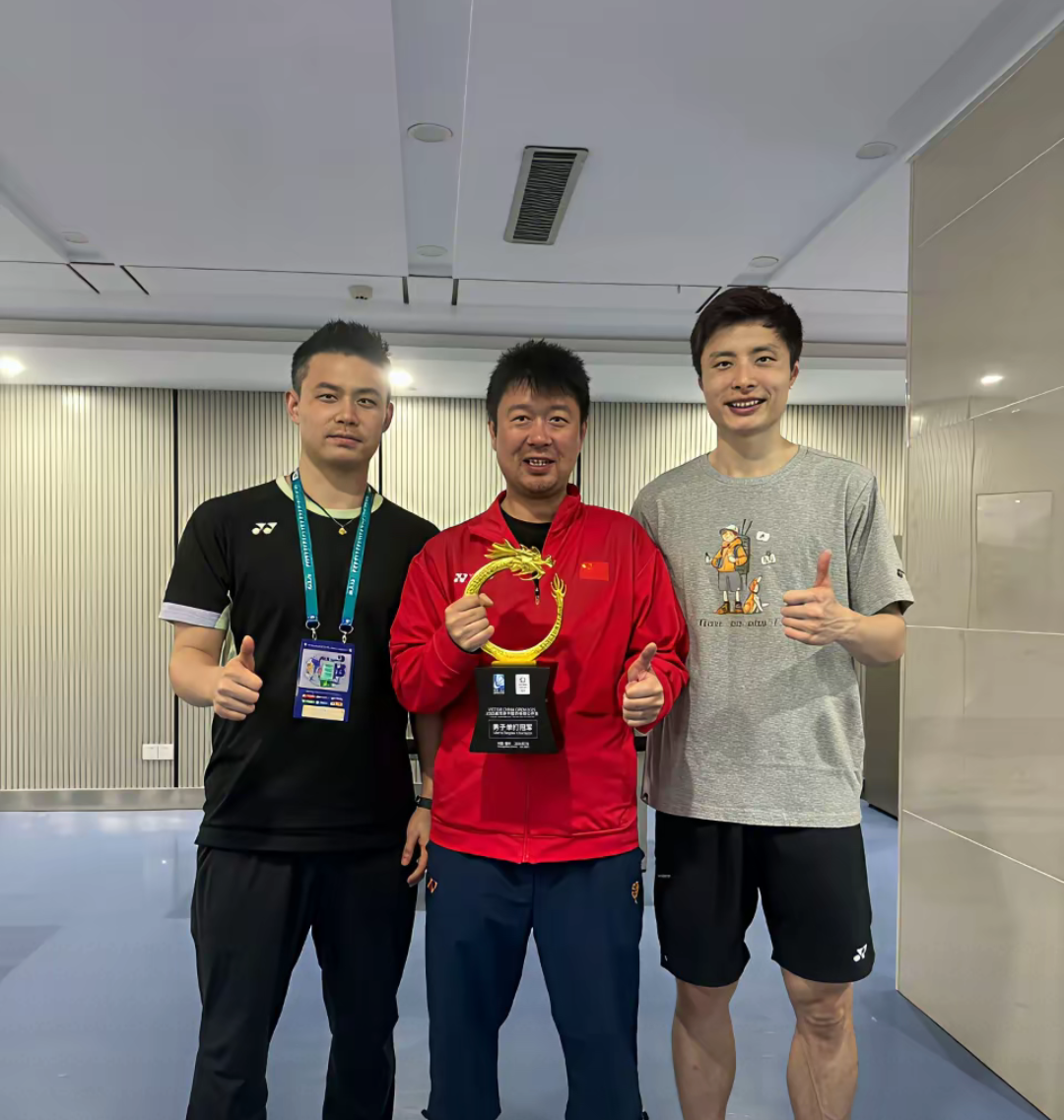 日本队逆转印尼队，石宇奇刷新纪录的简单介绍